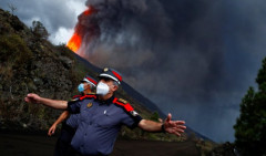 Vulkan napravio štetu veću od 400 miliona evra! Drama na Kanarskim ostrvima, lava uništila 200 kuća, sprženi hoteli, škole, polja banana... /FOTO/