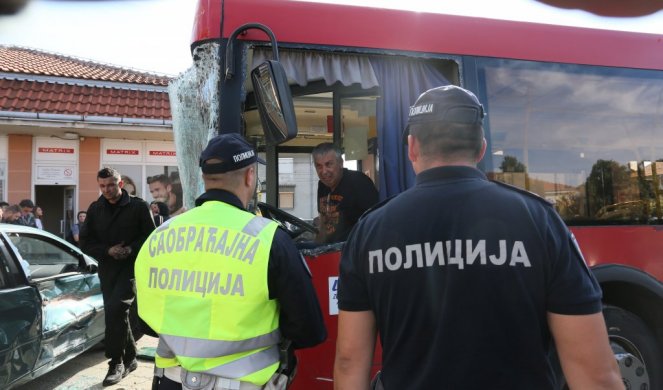 GLEDAO JE UŽAS SVOJIM OČIMA! Oglasio se otac devojčice, koja je najteže povređena pri ULETANJU AUTOBUSA U IGRALIŠTE/VIDEO/