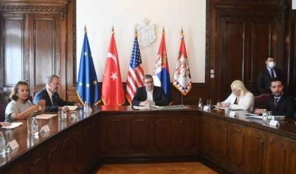 Vučić se sastao sa predstavnicima kompanije Behtel-Enka! Foto