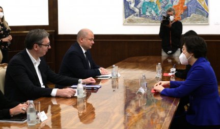 Velika podrška NR Kine Srbiji! Vučić se sastao sa ambasadorkom Čen Bo! Foto