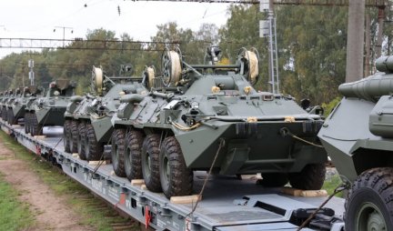KO SME SADA DA ZVECKA ORUŽJEM NA BELORUSKOJ GRANICI? Stigli moćni ruski transporteri za Lukašenkovu vojsku