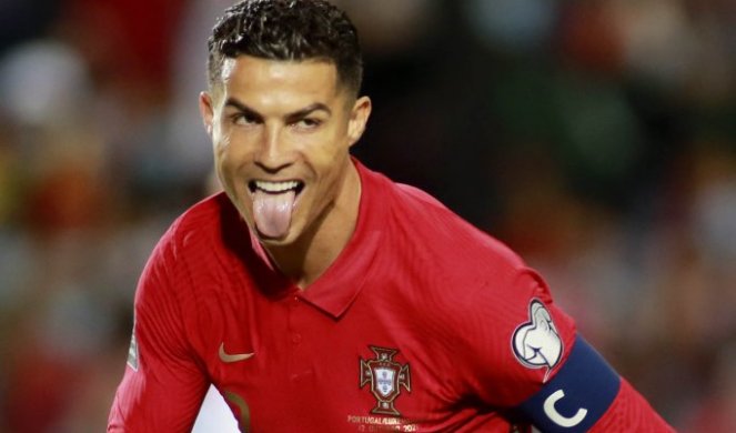 MILIONI LAJKOVA ZA REKLAMU DONJEG VEŠA! Ronaldo na terenu NULA, ali na Instagramu CARUJE! (FOTO)