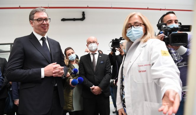 OVO JE VEROVATNO JEDNA OD NAJBOLJIH FABRIKA IKADA, SA NAJVIŠIM PLATAMA! Vučić obilazi fabriku "Brose" u Pančevu! Foto/Video