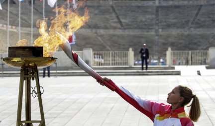 Olimpijsku baklju preuzeo Peking /FOTO/