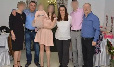 DA SE NAJEŽIŠ... Zajednička fotografija porodice Đokić sa ubicom, Džonić ih zvao na rođendan svoje unuke!  /FOTO/