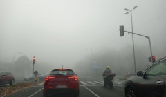 Magla smanjuje vidljivost na pojedinim putevima