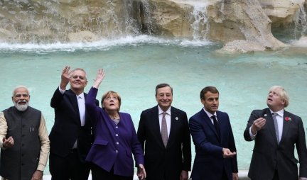 BAJDEN NIJE BACIO NOVČIĆ! Svetski lideri kod fontane di Trevi bez američkog predsednika /FOTO/