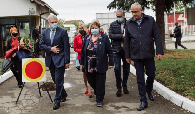 Ministarka Atanasković, ambasador Slovačke Rosoha i gradonačelnik Bakić u Subotici posetili firmu „Tatravagonka Bratstvo“