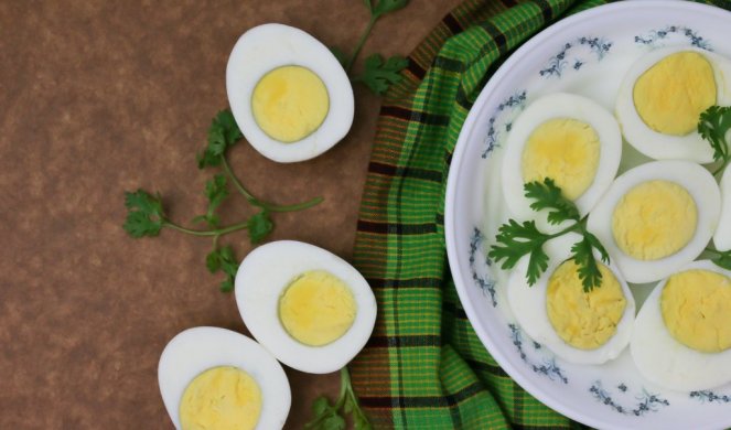 PUNA HOLESTEROLA ILI ODLIČAN IZVOR PROTEINA? Evo šta nutricionistkinja želi da znate o jajima!