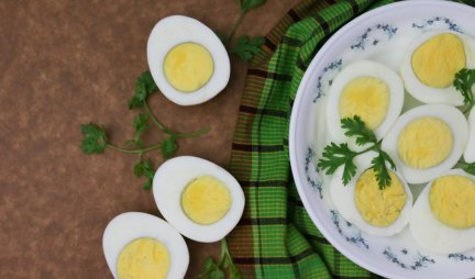 PUNA HOLESTEROLA ILI ODLIČAN IZVOR PROTEINA? Evo šta nutricionistkinja želi da znate o jajima!