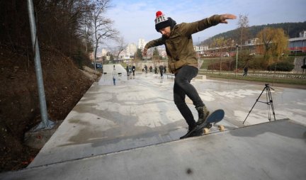 SKEJTERI U TRANSU! U Užicu otvoren skejt park, iako je treći po redu u Srbiji, po izradi je poseban/FOTO/