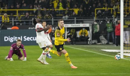 BORUSIJA ISKORISTILA KIKS BAJERNA! Dortmund u završnici slavio, poraz Lajpciga /VIDEO/