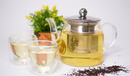 Čudotvorna biljka! Čaj od kantariona pomaže kod depresije, nervoze i valunga