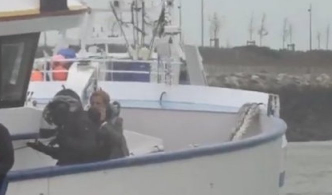 KLJUČA LAMANŠ, besni francuski ribari pokušavaju da blokiraju Evrotunel i luku Kale! /VIDEO/