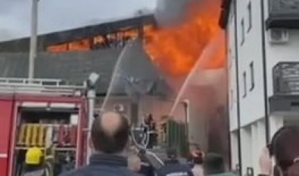 GORI KINESKA ROBNA KUĆA U CENTRU OBRENOVCA! Tri vatrogasne ekipe na terenu! /VIDEO/