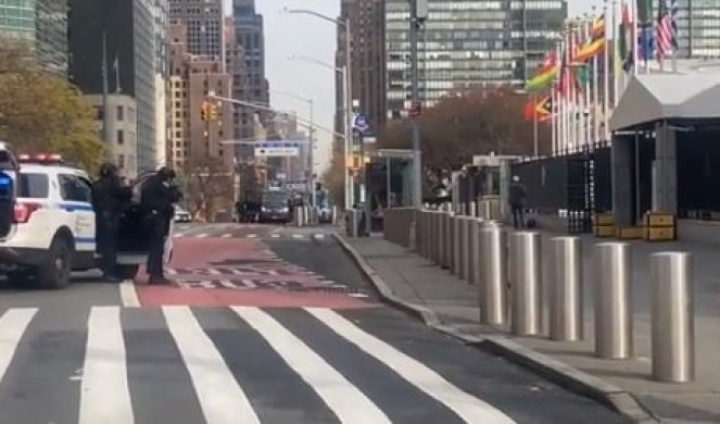 DRAMA U NJUJORKU! Naoružani muškarac u sedištu UN opkoljen policijom, u toku su pregovori! (VIDEO)
