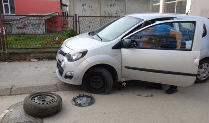 27 automobila osvanulo sa izbušenim gumama u Jagodini: Kad je policija otkrila o kome je reč, svi su bili u neverici