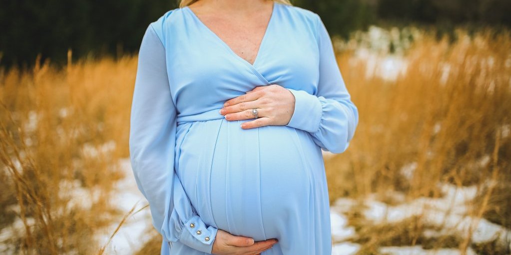IZBEGAVAJTE SUNCE U RANOJ TRUDNOĆI! Ginekolozi otkrivaju da li trudnice smeju da se sunčaju
