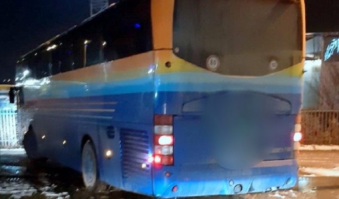 KRILI 3.000 PARI ČARAPA Carinici otkrili tovar u autobusu