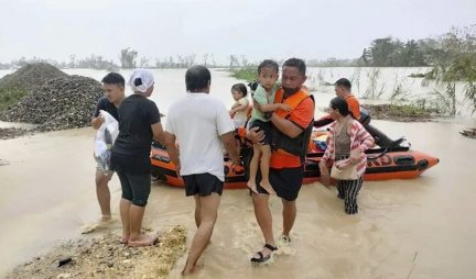 KATASTROFA NA FILIPINIMA! Tajfun Rai odneo 31 ljudski život! /FOTO/