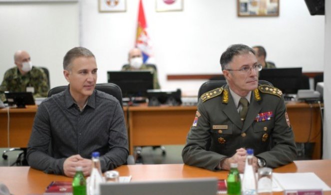 Ministar Stefanović i načelnik Generalštaba Mojsilović razgovarali sa srpskim mirovnjacima