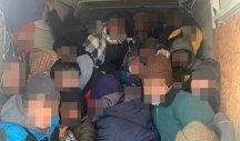 KAO SARDINE! Policija u Pirotu zaustavila kombi sa 28 migranata
