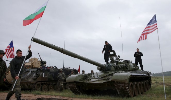 Bugarska da ostane bez kičme zbog Ukrajine?! Poznata političarka digla uzbunu: Ako sve damo Kijevu, šta ostaje našoj vojsci?!