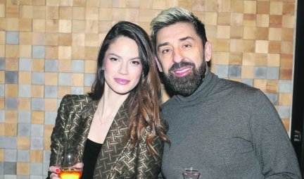 BOŽIĆ SLAVIMO UZ VINO I RAKIJU Danijela Dimitrovska i Ognjen Amidžić imaju posebne rituale