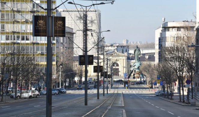 KOJI OVO BEŠE GRAD, ŠTO PUST I USPAVAN SIJA NA ZIMSKOM SUNCU? Beograd na Božić drugačiji nego ikada pre!