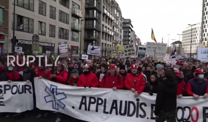 BRISEL: NOVI PROTEST PROTIV MERA, NA ULICAMA HILJADE LJUDI! Demonstranti bez maski zatražili od Vlade ukine kovid sertifikat!