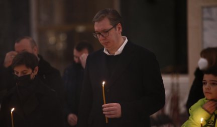 ČETIRI GODINE OD UBISTVA! Vučić u Hramu Svetog Save upalio sveću za Olivera Ivanovića!