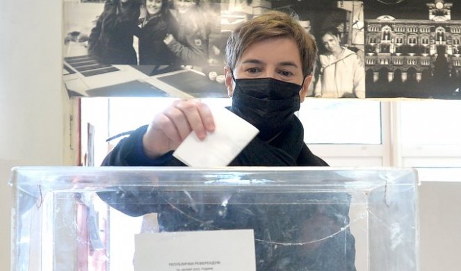 Premijerka Brnabić glasala na referendumu!