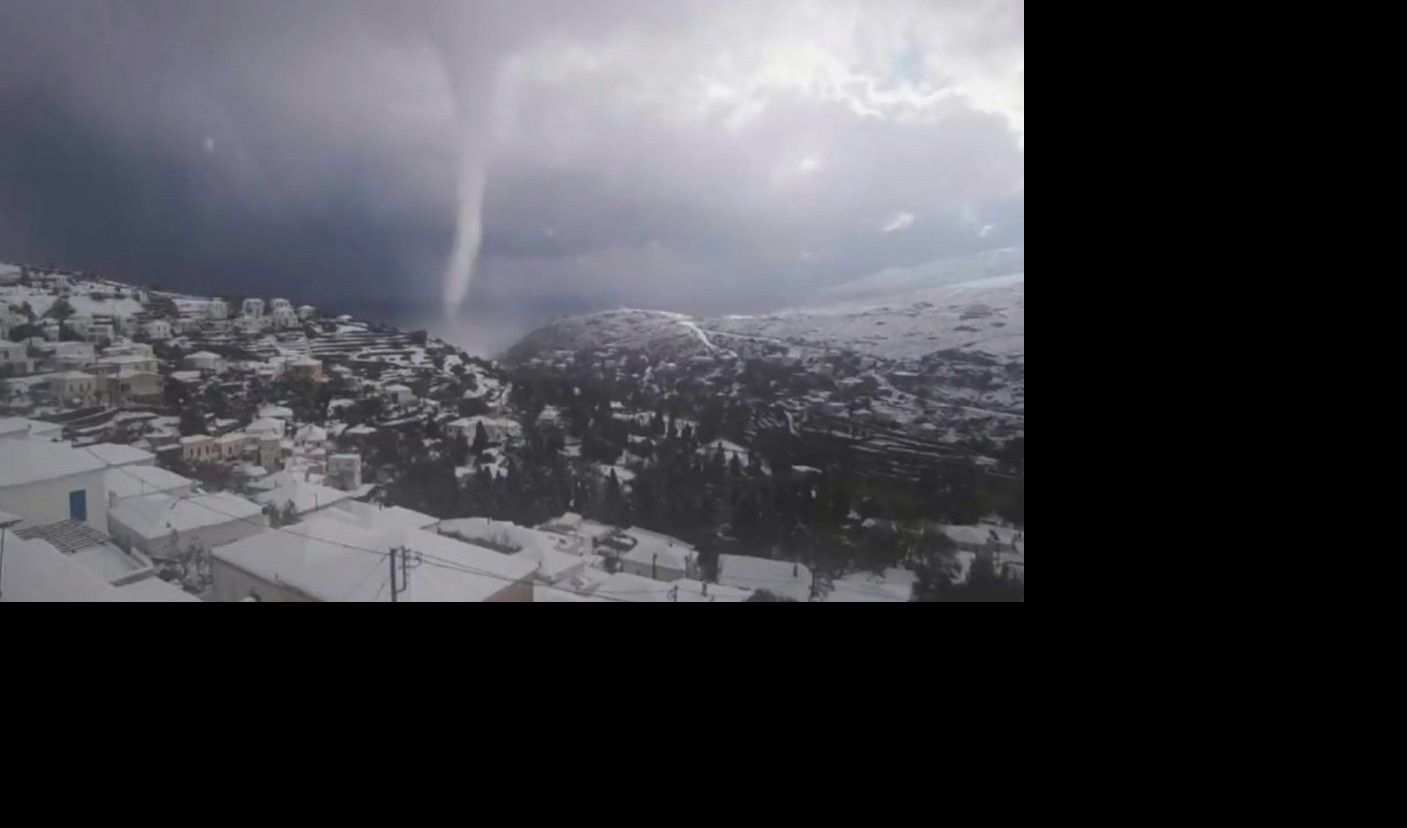 SNEŽNI TORNADO NOSI SVE PRED SOBOM! Oluja Elpida zahvatila grčku, vozila zarobljena, POVREĐENO 15 OSOBA! (VIDEO)