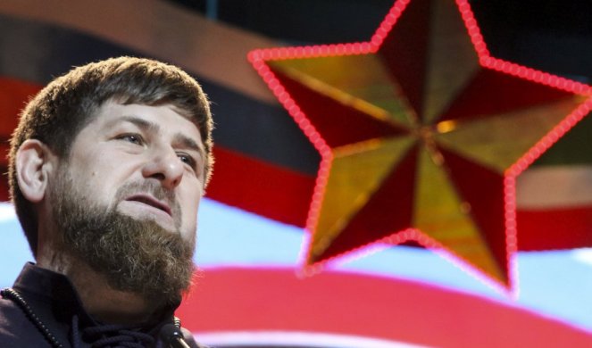 "POZOVI PUTINA, ZAMOLI GA ZA OPROŠTAJ..." Kadirov se obratio Zelenskom, pa na zboru u Groznom okupio 12.000 boraca spremnih da krenu u Ukrajinu! (VIDEO)