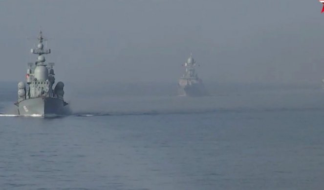 (VIDEO) BITKA NA MORU UZBURKALA ATLANTSKI OKEAN! Ruska flota PALJBOM uništavala na vodi i u vazduhu sve što im se našlo na nišanu