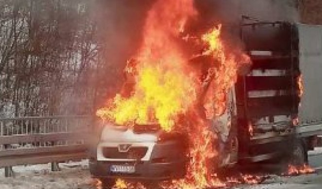 U TREN OKA KAMION SE PRETVORIO U BUKTINJU! Incident kod Siriga, nasred puta zapalilo se vozilo (VIDEO)