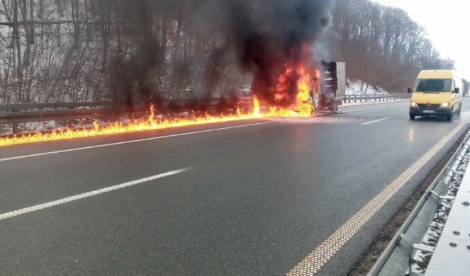 UŽASAVAJUĆI PRIZOR NA AUTOPUTU "MILOŠ VELIKI" Vozači prestravljeni gledali u buktinju u zaustavnoj traci