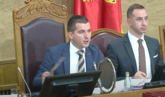 Počela sednica u Crnoj Gori na kojoj se raspravlja o smeni Bečića! Usvojen dnevni red, a predsednik skupštine se obratio kolegama! (VIDEO)