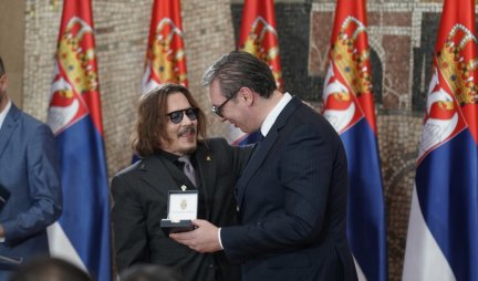 Džoni Dep ponovo u Srbiji, DOBIO ZLATNU MEDALJU ZA ZASLUGE!