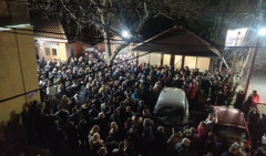 OBRENOVAC NA NOGAMA! Nepregledna masa ljudi izašla da pruži podršku Aleksandru Vučiću!