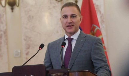 Ministar Stefanović uručio ukaze o unapređenjima i postavljenjima