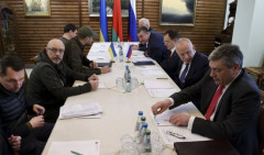 LAVROV: SAD vrše pritisak na ukrajinsku delegaciju