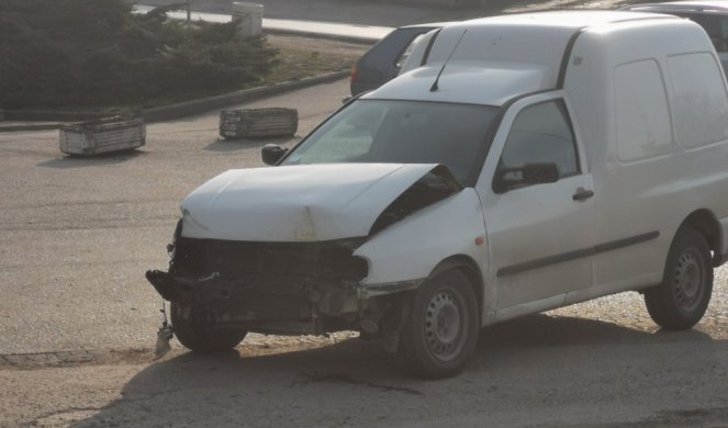 TEŽAK UDES NA IBARSKOJ MAGISTRALI! Kamion naleteo na pikap, povređena jedna osoba! (FOTO)