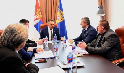 Ministar Vulin održao sastanak sa rukovodstvom Policijske uprave Novi Pazar