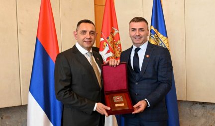 Ministru policije Aleksandru Vulinu najviše priznanje Republičke uprave civilne zaštite Republike Srpske
