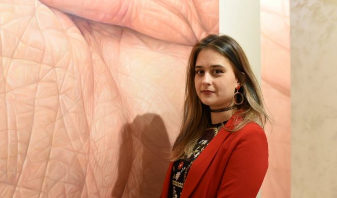 Otvorena izložba "Granice kože", mlada umetnica Teodora D. Nikolić predstavila 10 slika