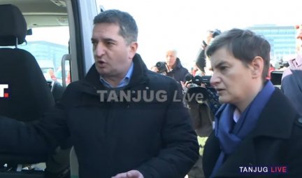 (VIDEO) PREDSEDNICA VLADE NA SVEČANOM PRIJEMU Ana Brnabić na dodeli sanitetskih vozila i početku rada 500 lekara u Palati Srbija
