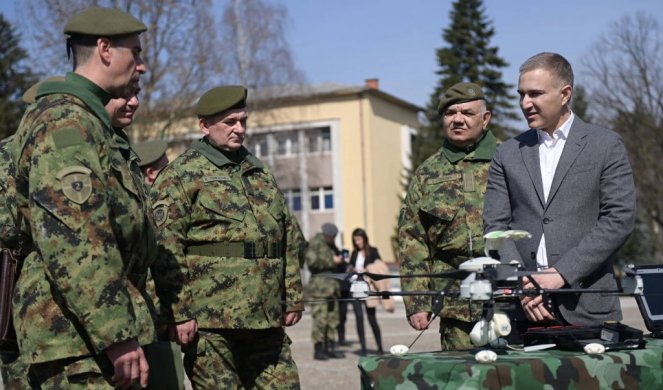 Ministar Stefanović obišao jedinice Vojske Srbije u garnizonu Kraljevo