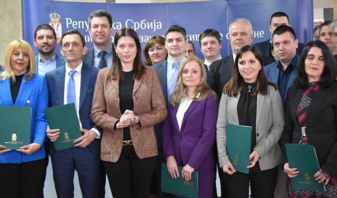 Ministarka Vujović potpisala ugovore za sufinansiranje projekata za čistiji vazduh širom Srbije
