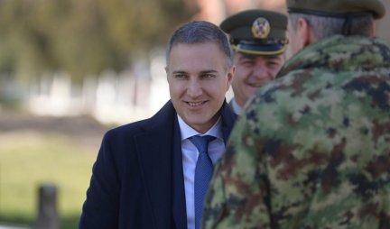 Ministar Stefanović obišao Centar za obuku pasa u Nišu! (FOTO)